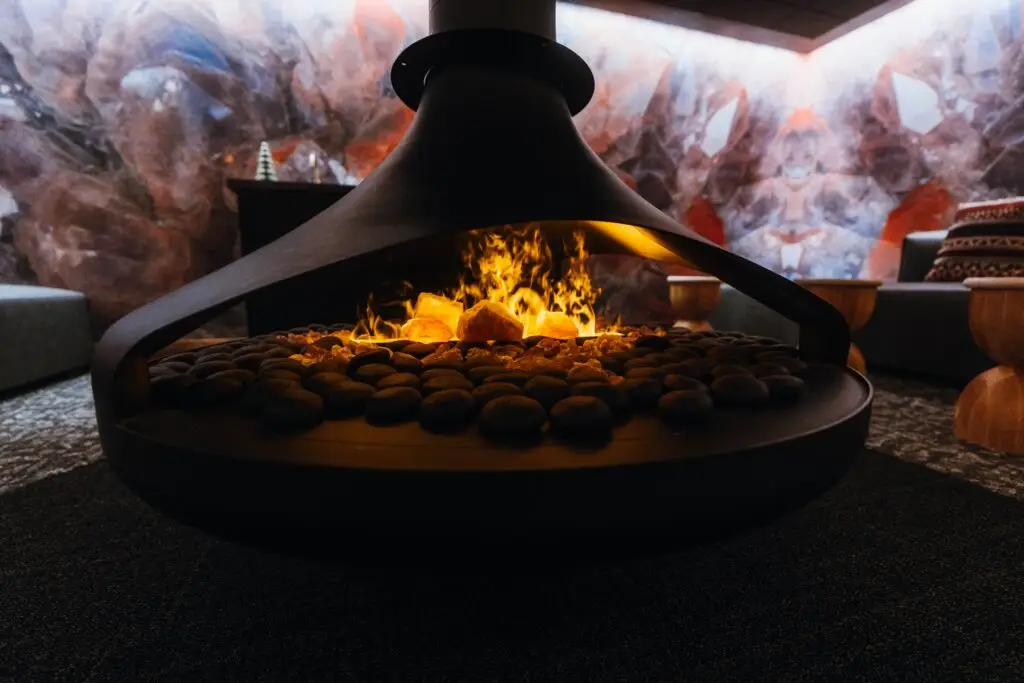 Quartz-Lounge-Everwild-Canmore